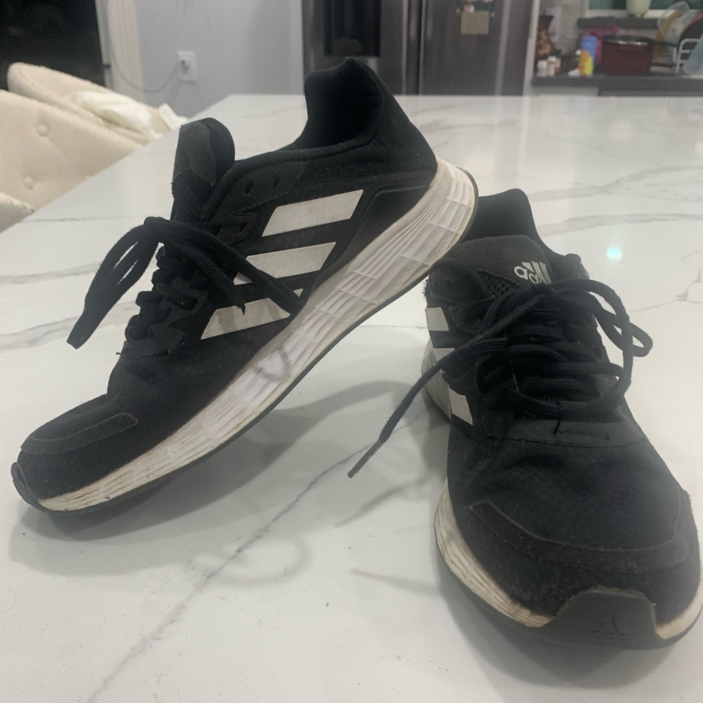 Adidas Black White Stripes Light Motion Shoe. Size 7